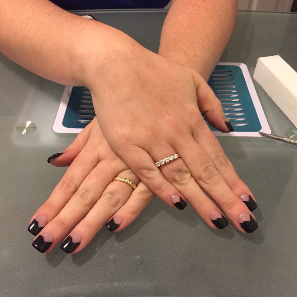 _AllureBeauty's tweet photo. More recent work #nails #nailart #beauty #beautychat #follow https://t.co/FeN6EPH2ej