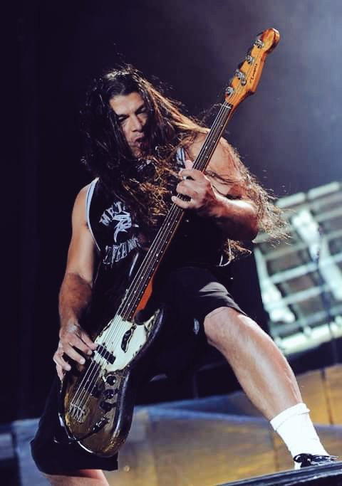 Happy Birthday Robert Trujillo.! 