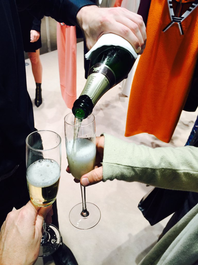 JacquartUS's tweet photo. It's #ChampagneDay #Cheers @foodandwine @planetgrape @ArtPredator @gayotblog https://t.co/rA2VPlkBDF