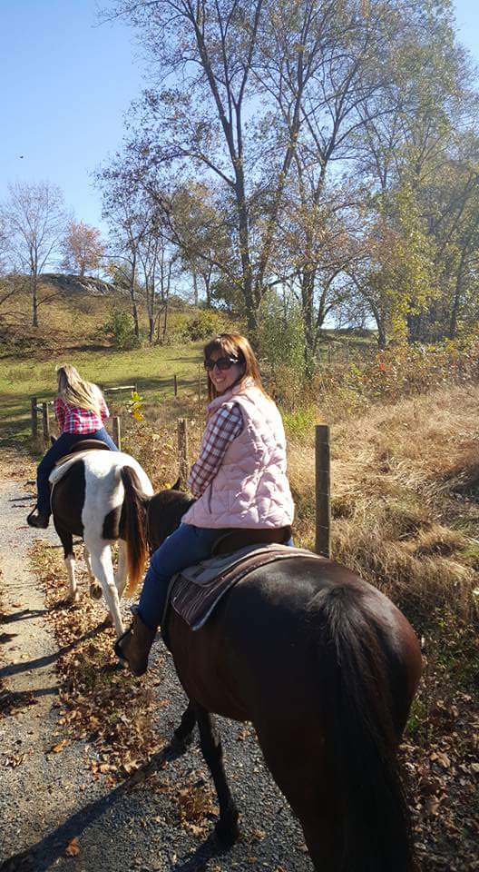 erinkoko's tweet photo. Trail ride at Marriott Ranch.  Absolutely gorgeous day! So much fun!  #marriottranch #horsebackriding https://t.co/cCc4l8mKEH