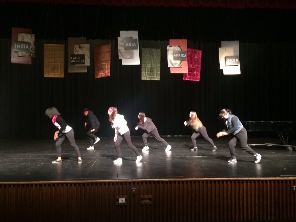 MissMPrice's tweet photo. One last run-through before our multicultural show tonight @6:30! #freeflowcrew @BG_Bison @District214 https://t.co/nlnj4jpkjc