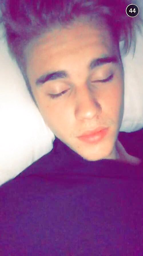 mccxxnn's tweet photo. ma sleepy baby @drexwm https://t.co/VhsAqsyVCa