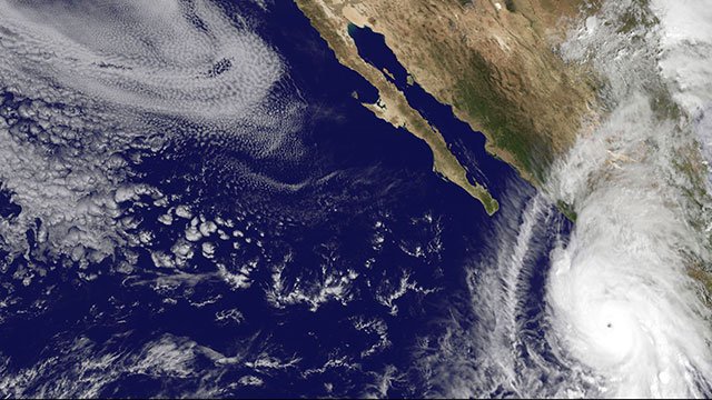 Subrayado's tweet photo. Llega a México el huracán más poderoso de la historia. Siga aquí trasmisión en vivo.
https://t.co/xsV3djhgc1 https://t.co/sHZWNWKuu4