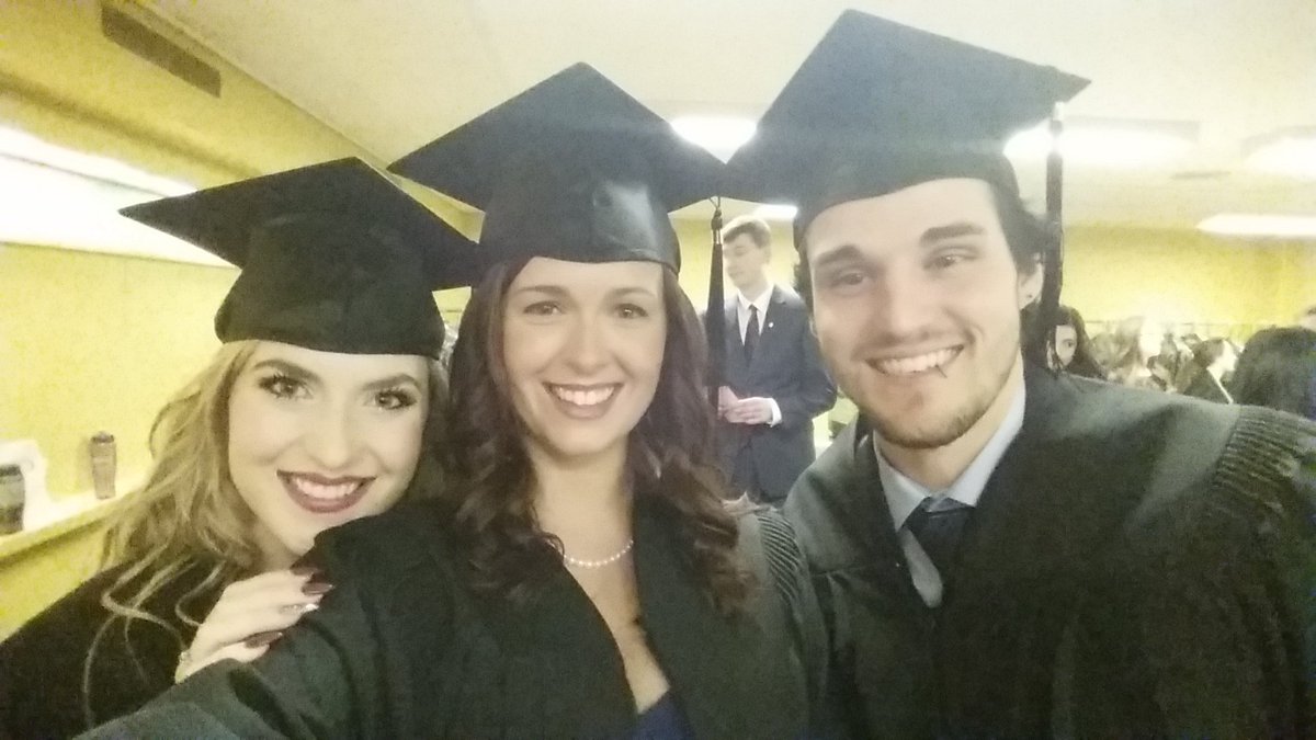 Amanda_Hudson90's tweet photo. We did it!!! #MUNgrad2015 🎉📚🍎 https://t.co/yqCPJH5xwF