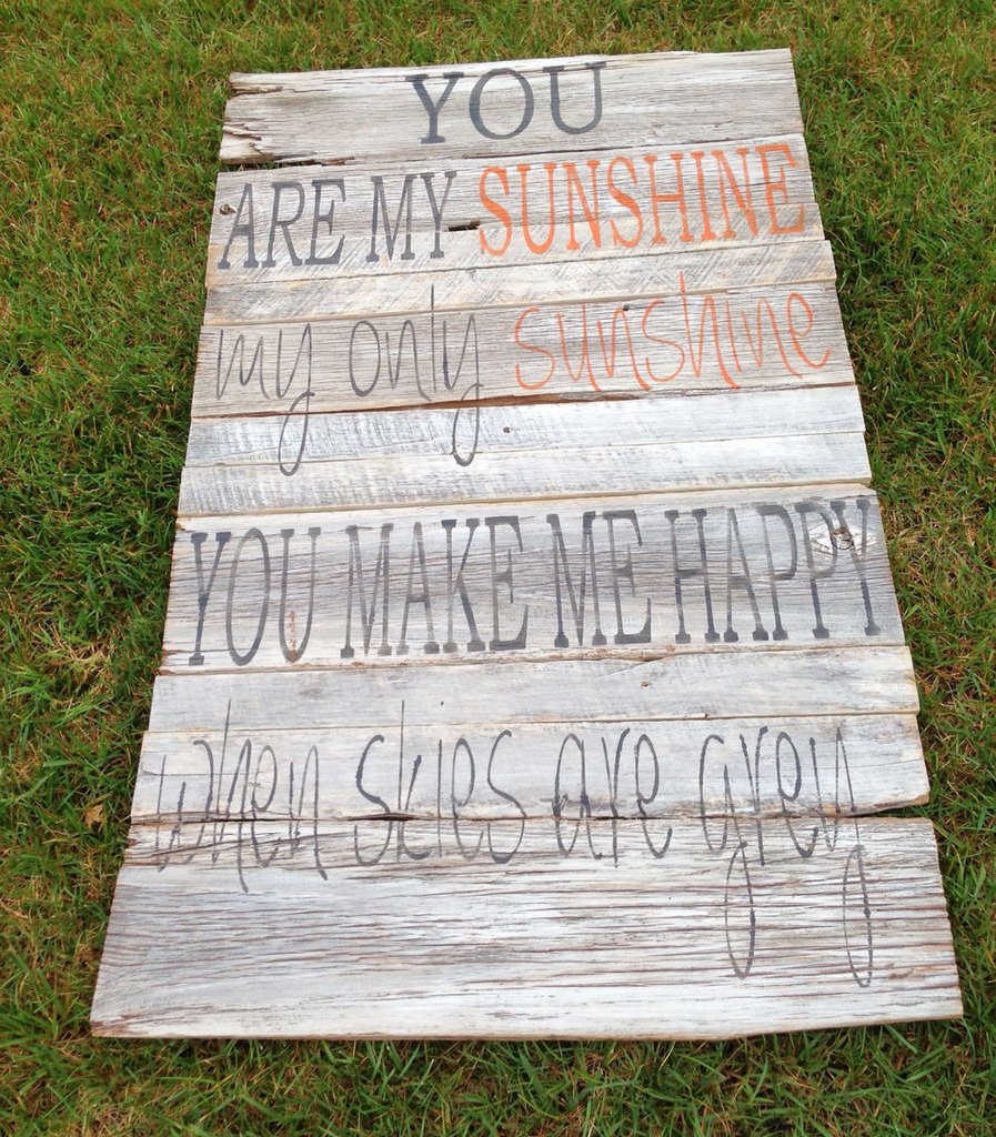 ChicRusticSigns's tweet photo. Large Reclaimed Wood "You are my sunshine, my only sunshine You make me happy when skies are grey" by #ChicRusticSi… https://t.co/MNS4RgkXmx