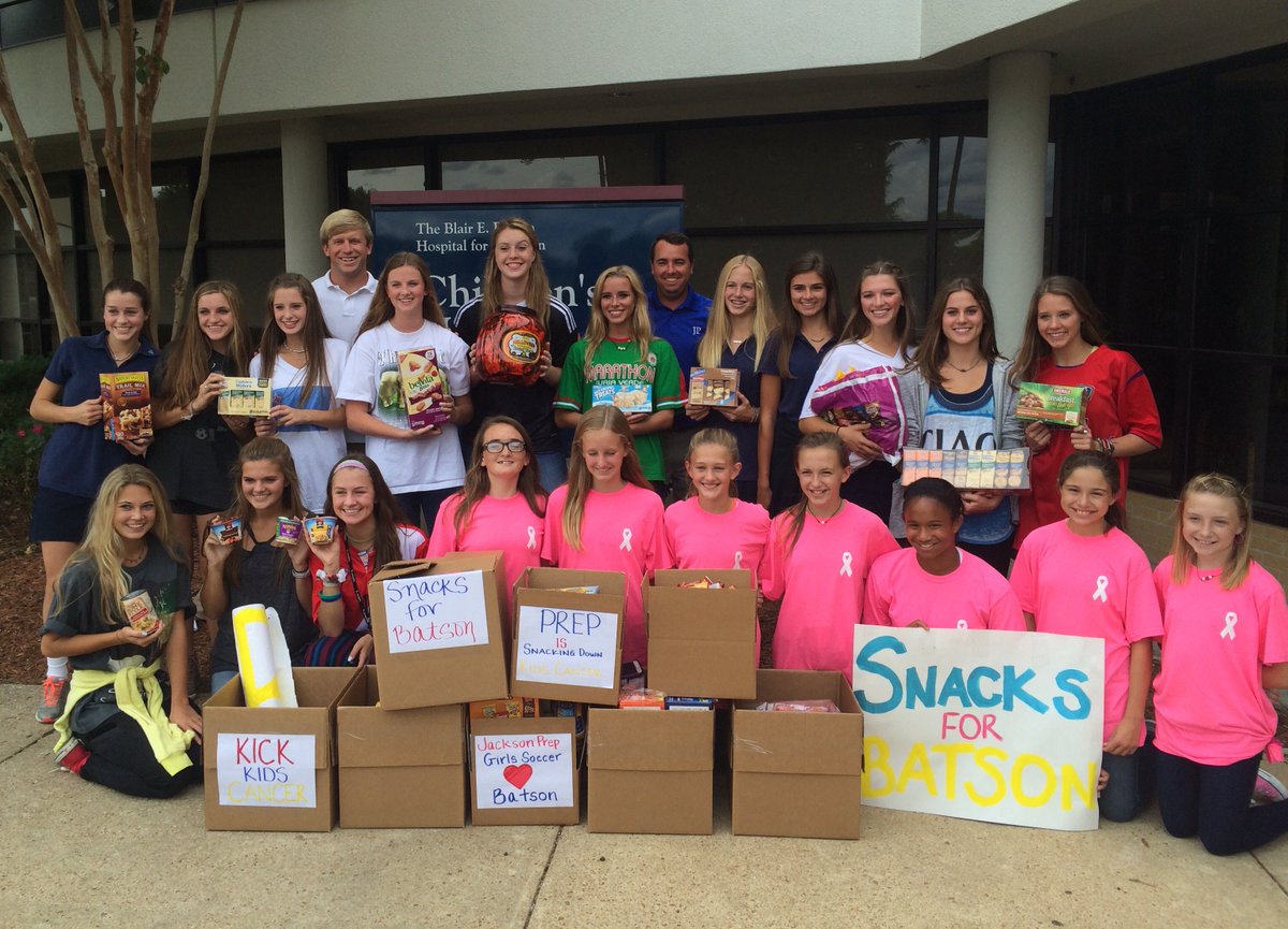 PrepWorkJP's tweet image. JP Varsity and JV girls soccer delivering “Adopt A Floor” snacks to Batson Children’s Hospital! We ❤️ Batson! ❤️⚽️❤️