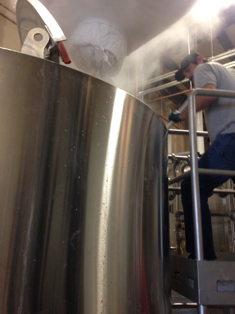 CooperBrewing's tweet photo. #realmenmashin #DIPA #longday #beertime #sneefarm https://t.co/S4h3hdAYwW