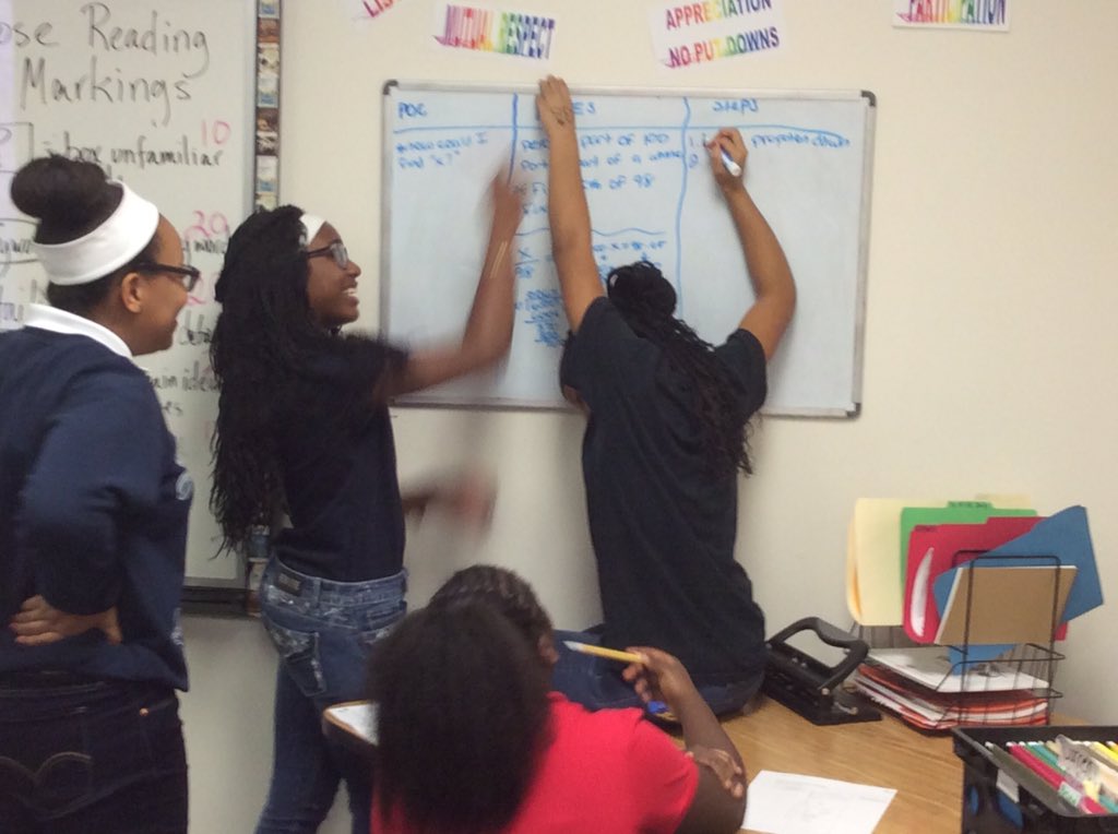 cslanning's tweet photo. @AVIDGISD coll. study FUN continues afterschool w/nonAVID as well @Sellers_Sharks #sellersavid #awesomestudents https://t.co/NhXDdWmjL6