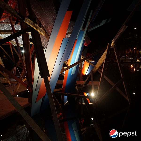 PepsiMEX's tweet photo. Rompe la rutina y enciende la luz en el parque Lincoln con la obra de @antoniooconnell https://t.co/bxSeVZCCQ8 https://t.co/8yYMnhuL5U