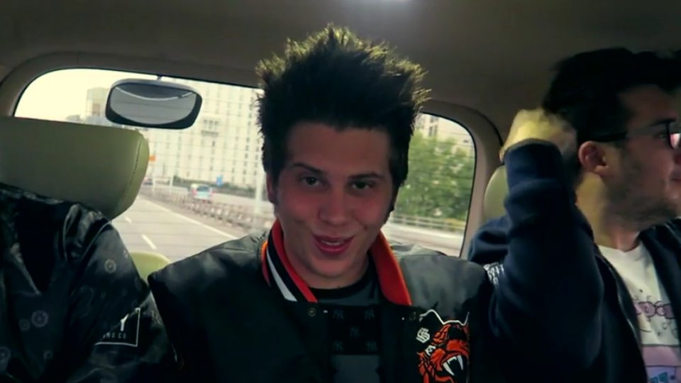 Rubiu5's tweet photo. Hola niñoz, zi meteiz la mano en mi bolzillo central encontrareizz caramelozzzz https://t.co/VMBXmF6NJp