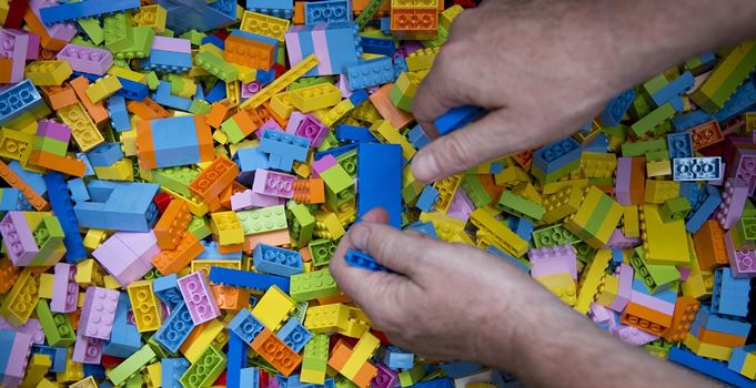 BiznessReporter's tweet photo. Lego in orders warning as toy firm admits to shortages https://t.co/bjYuBa5oYe #manufacturing2 https://t.co/8dUVUac8CB