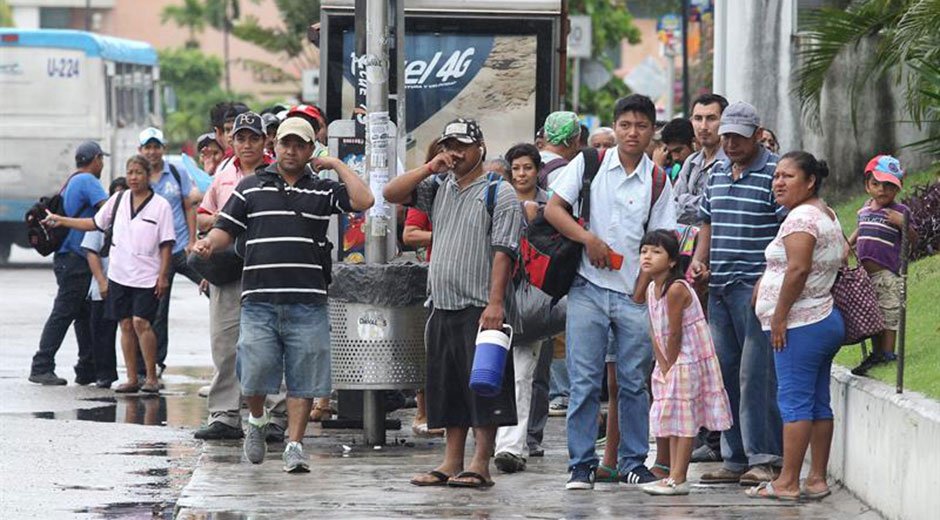 globovision's tweet photo. Jalisco se prepara para el embate del huracán Patricia https://t.co/zv8JbyxJu8 https://t.co/bZYZAMNZa2