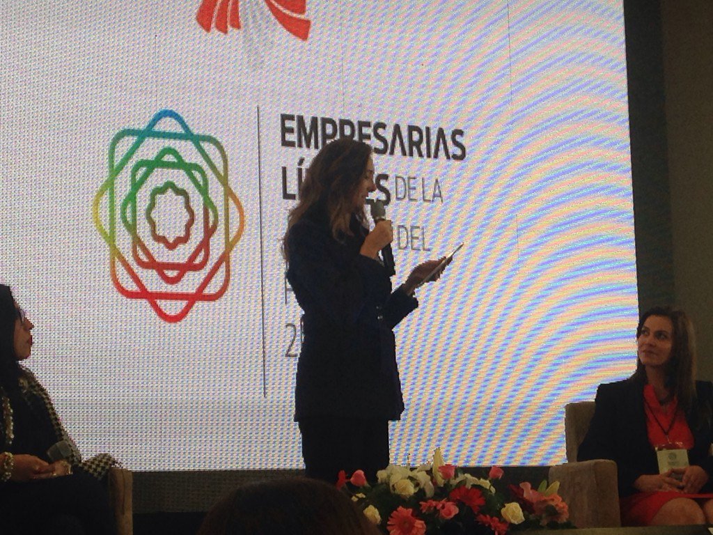 DeyisDelgado's tweet photo. Empresarias Líderes de la Alianza del Pacífico, #ELAP2015 Compromiso de #MujeresSolidarias @aportemoshoy https://t.co/A5la2LVQSU