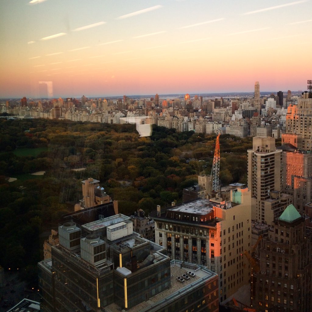 AndreaStanley's tweet photo. Friday night in the office—but the view is magic. #makingmagazines https://t.co/BfLkX6qaa4
