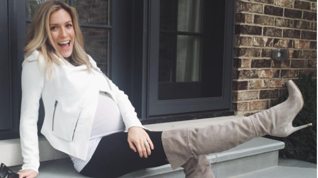 RantChic's tweet photo. #FemspirationFriday: Cute Celebs And Their Growing Families
https://t.co/Cs99scI7pp #CatDeely #KristinCavallari https://t.co/g9gngCDIxf