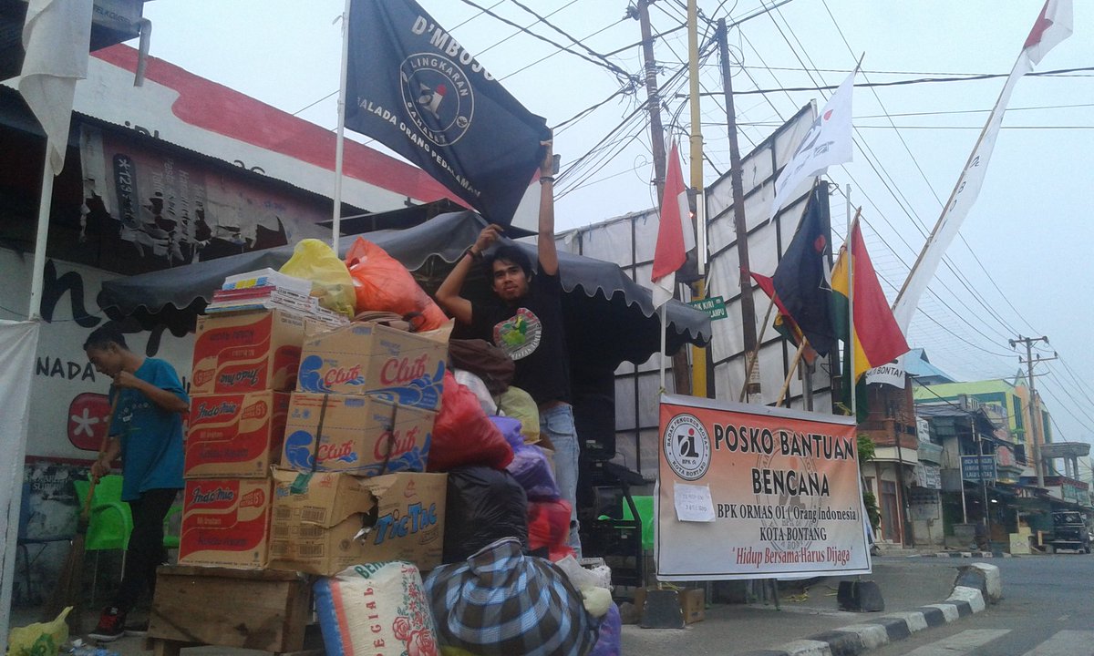 D'MBOJO fals balada orang pedalaman.Teruslah berbuat..saling mmbantu sesama yang <a href="/NahuFals/">Fallen Fals</a> <a href="/KomnitasBongkar/">@Jen_Bongkar</a>