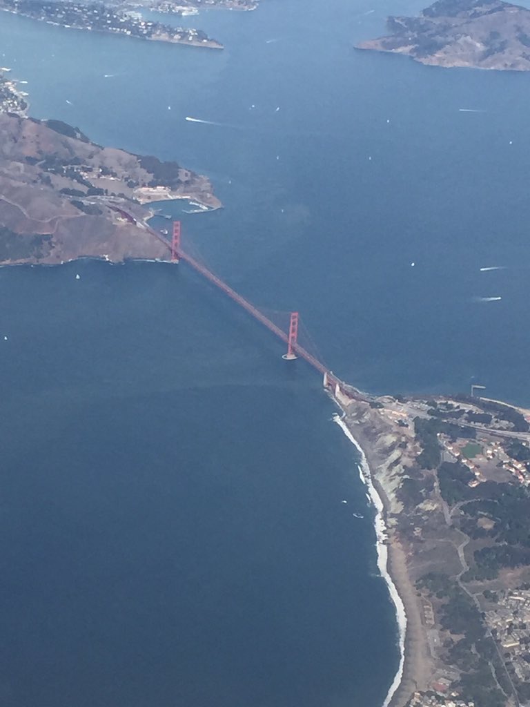 GeogAttwell's tweet photo. Good to be off the plane! Time to check in and explore San Francisco #swusa15 https://t.co/syTist2QB9