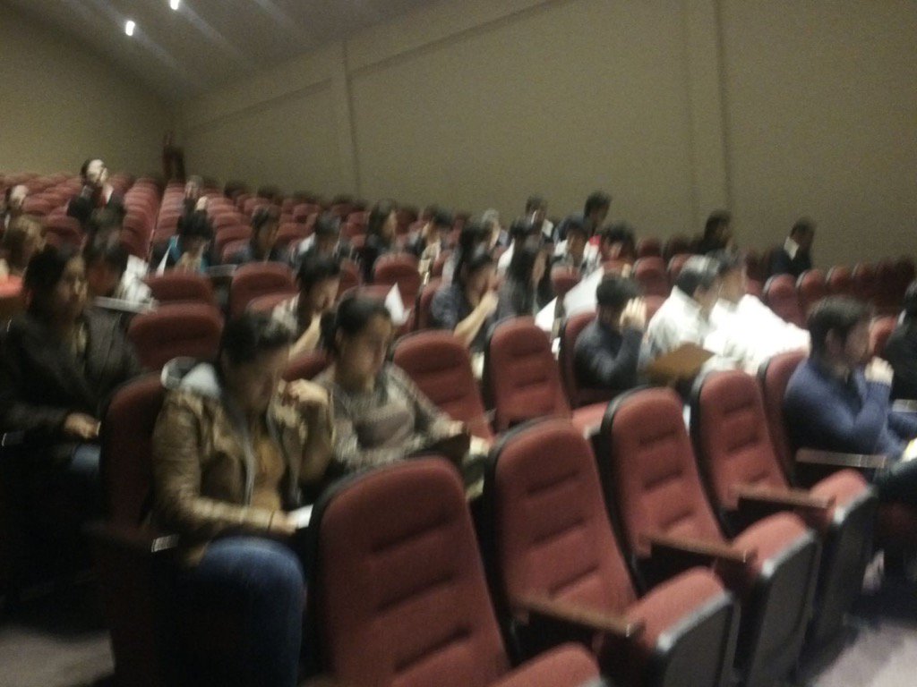 SWTarija's tweet photo. Se va llenando el auditorio, listos para el #swtarija https://t.co/e6z4nUlj9r https://t.co/e6z4nUlj9r