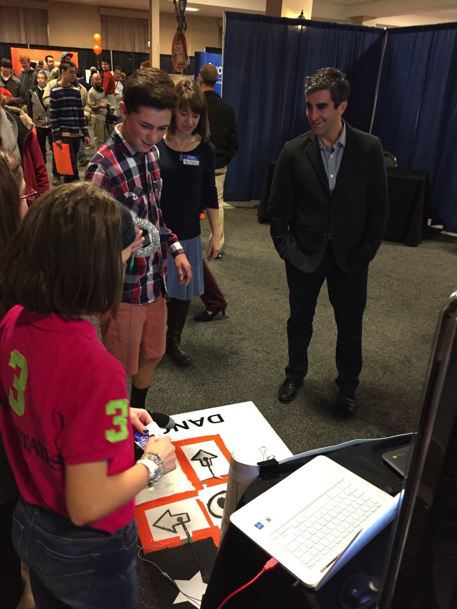 JolyLeah's tweet image. Explaining his dance game to Mayor Weinberger! @MiroBTV #techjamvt #wsdvt #vted #makeymakey #Scratch