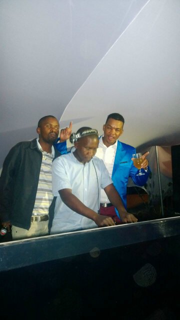simoDJlu's tweet photo. #HitRefresh. Wow! Nyc music mr dj https://t.co/HerfOkghSb