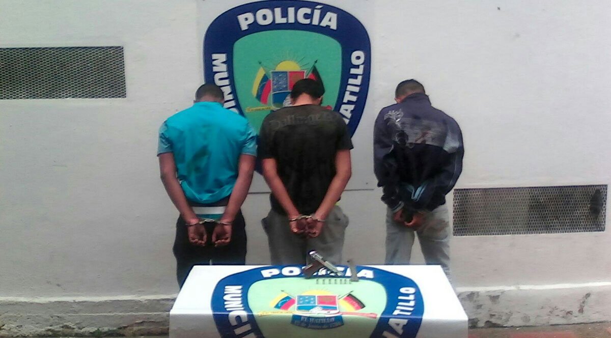 globovision's tweet photo. PoliHatillo frustra robo de vivienda en La Unión https://t.co/SC9uGHKVUb https://t.co/JFOvdUF0ye