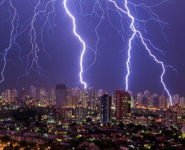 brmaisnews's tweet image. #Aumentaram as #mortes por raios dentro de casa. SAiba como se prevenir: goo.gl/ouSJFN