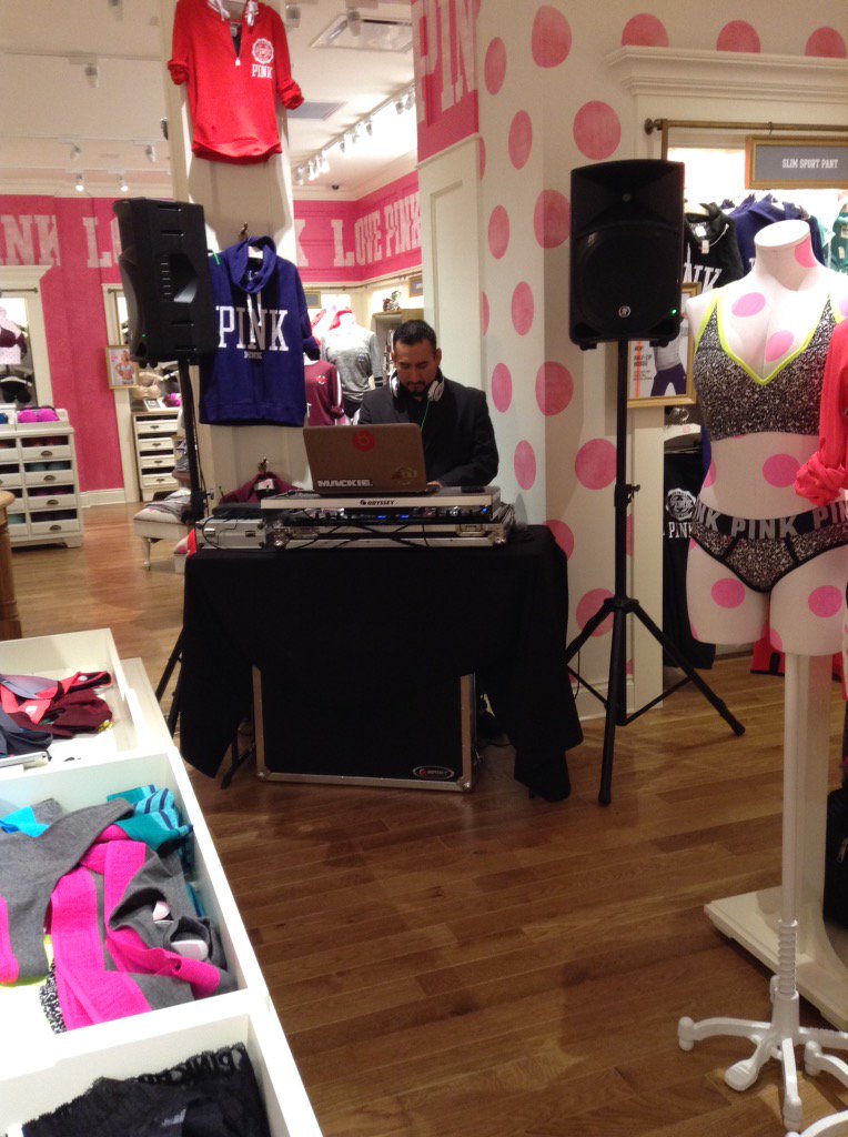 GMUPINK's tweet photo. Our DJ is rockin' 🎶 #GMUPINK #PINKReps https://t.co/Y1zdbQjxV3