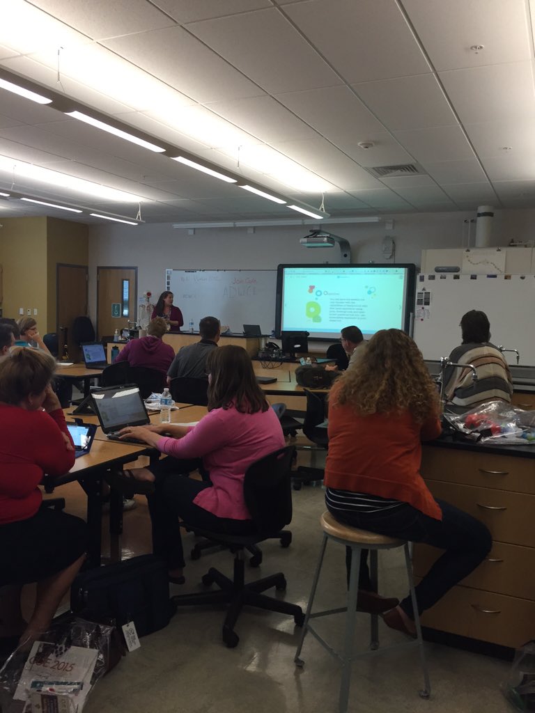 ausd_amendoza's tweet photo. Excellent presentation from @mrsvannasdall #cuefall #success https://t.co/4Y8nj4ifeQ