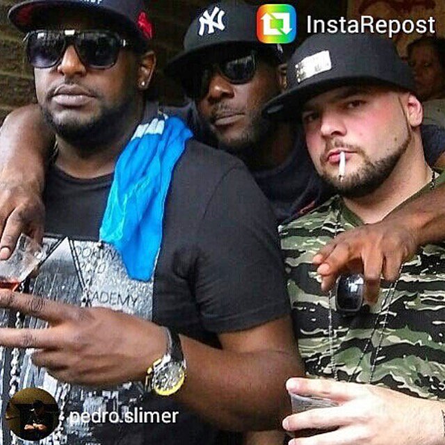 DredManSwan's tweet photo. My dudes #shaydeecapo #pedroslimer #blackswan #mableyrecords : two mentors out of three (Flinty BadMan) mad luv 💥🔫😎 https://t.co/w3HKlKJm87