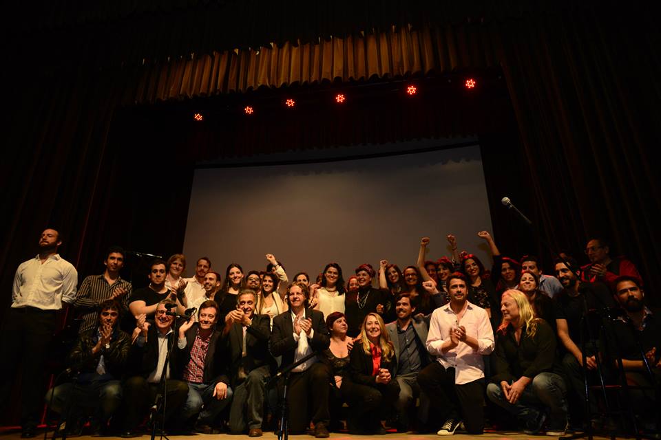 Aunque se arrodillen para la foto, ¡están en pie de lucha! #VotoADelCaño <a href="/florsbeny/">Flor 💎</a> <a href="/GiselleDufour/">Giselle Dufour</a> <a href="/FacundoAbraham/">Facundo Abraham</a>