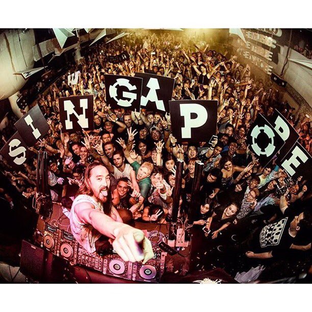 steveaoki's tweet photo. Last show of the #NEONFUTUREODYSSEY Asia Tour &amp; we topped it off in Singapore. Tag your friends 🎐🎐🎐🎐🎍 https://t.co/SRGUvgF79a