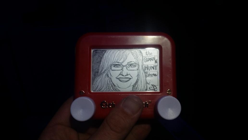 amazingetchman's tweet photo. Met & etched talented Bonnie Hunt on way nyc. #ohioartcompany #etchasketch # bonnie hunt #amazingetchman #etchu.com https://t.co/CNUpmjwg8k