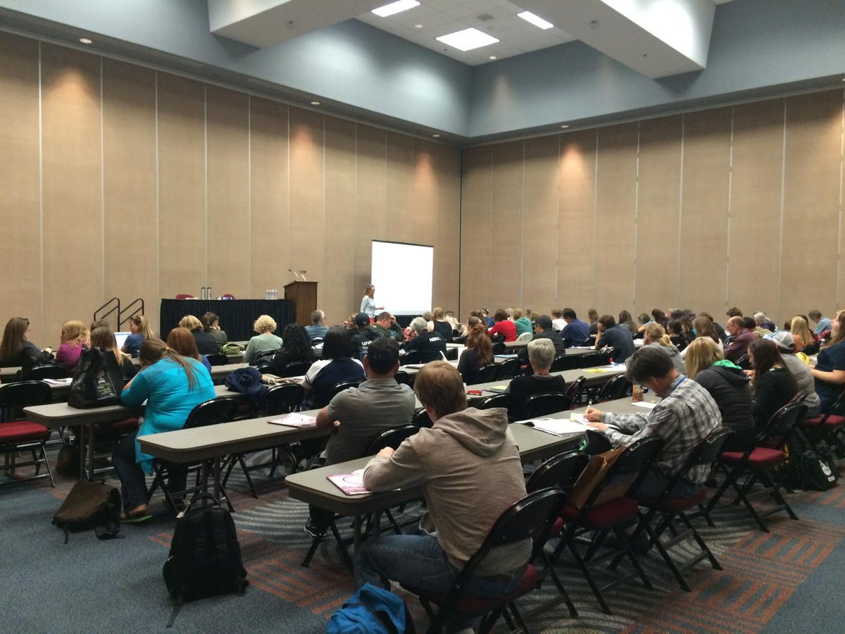 mcbirdnerd's tweet photo. Full house at Biomagnification! @bethofall #NSTA15 #MBA https://t.co/1Ut1ZzOXz8