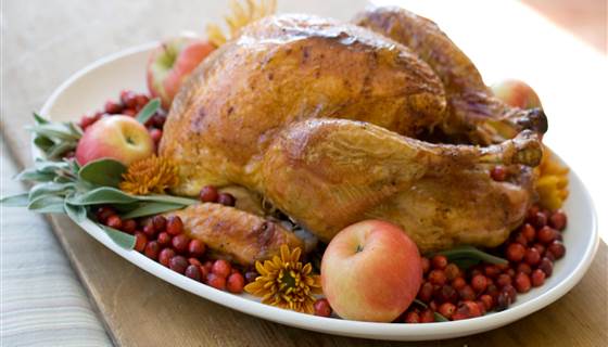 NBCNightlyNews's tweet photo. Thanksgiving costs may inch up after bird flu hits turkey flocks https://t.co/byehwwANff #NBCNightlyNews https://t.co/SEhHZf33ql