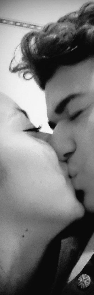 AlbaEme31's tweet photo. Que eres tu quien me revuelve, que eres tu quien me enamora, tu quien me convierte en la mejor persona . 😝😝😝😝💕💕💕💕 https://t.co/oKsGXQMwk6