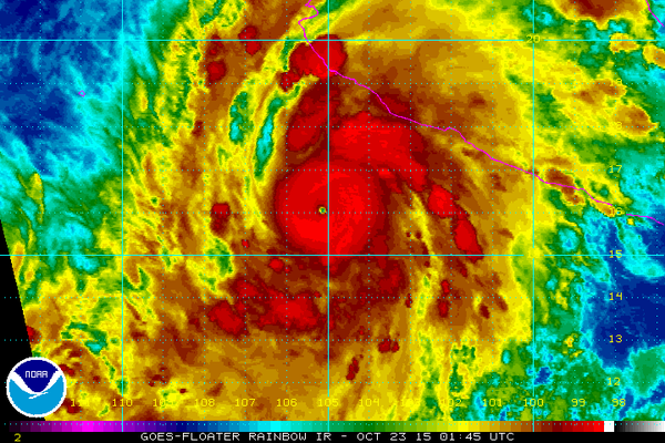 UPDATE: #HurricanePatricia is approaching land bit.ly/1XobtWS
