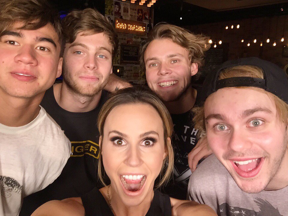 Daily5SOS_USA's tweet photo. Here's @5SOS with @KeltieKnight today! https://t.co/RvKPVQl6bf