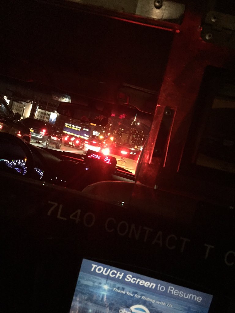 GizziMonster's tweet photo. There's an honesty to this city that very appropriately is the essence of "take me or leave me" #iheartnyc https://t.co/oqPiO2JdQ6