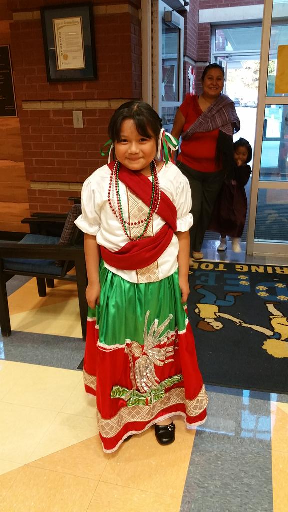 HillsideES's tweet photo. PTA hosted a wonderful evening where cultures came together to celebrate eachother. At Hillside #culturematters! https://t.co/IYZk4j92xE