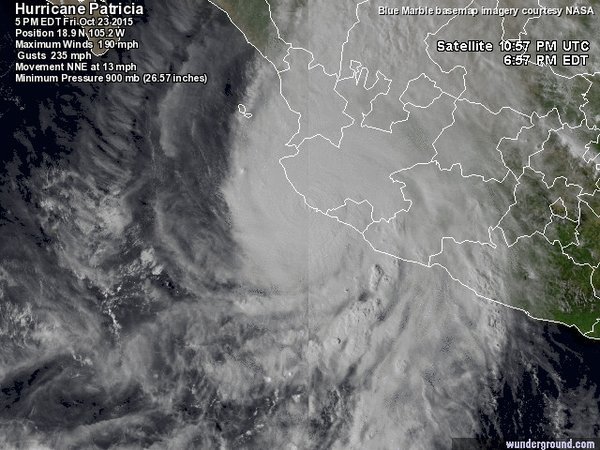 RedNoticiasOx's tweet photo. #Almomento #PaisRed #Jalisco toca tierra Huracán #Patricia entre La Manzanilla y Cayeres. https://t.co/CGPGJ4xwdY
