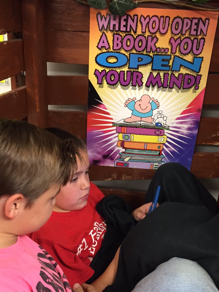 MichielleMorris's tweet photo. Electronics reward day for AR! #eljacks #readingisfun @ElemJacks https://t.co/bIP3achjkO