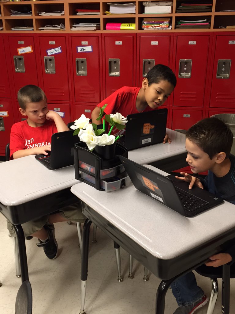 MichielleMorris's tweet photo. Electronics reward day for AR! #eljacks #readingisfun @ElemJacks https://t.co/bIP3achjkO