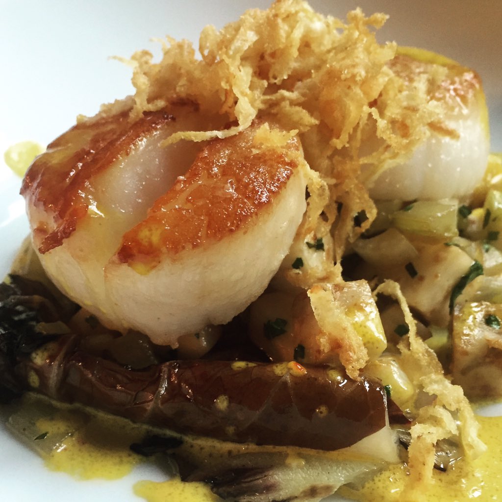 WolfPeachMKE's tweet photo. Seared scallops, celery root hash, grilled radicchio, saffron cream. 
#OhMyHellThatsGood https://t.co/uqLkYjzbSS
