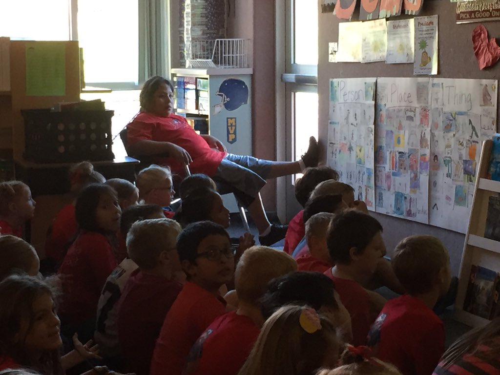 staceyjocox's tweet photo. Just kicking back in music! @Redmtelementary #halloweensongs https://t.co/QO3Ws65xYE