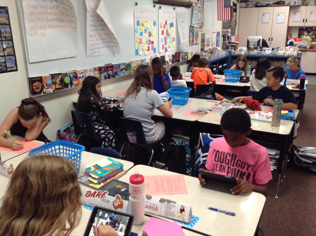 ItsAWhittyWorld's tweet photo. #GeniusHour kickoff! @HendersonHounds https://t.co/xRNiwI1zP1