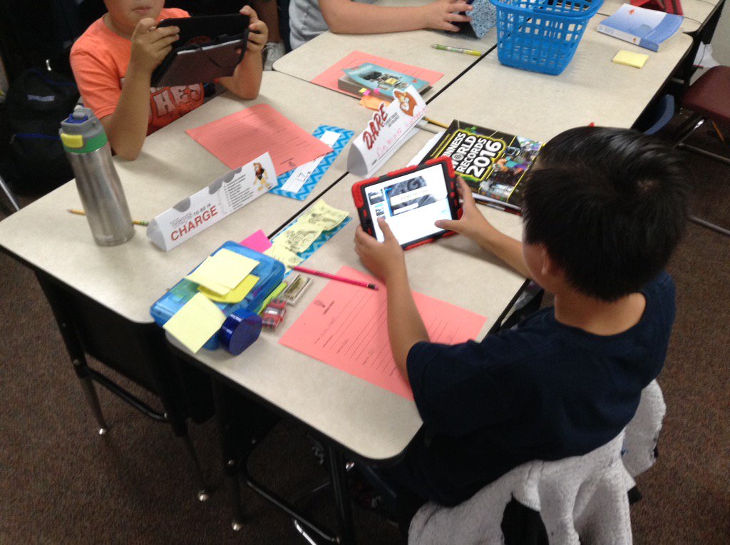 ItsAWhittyWorld's tweet photo. #GeniusHour kickoff! @HendersonHounds https://t.co/xRNiwI1zP1