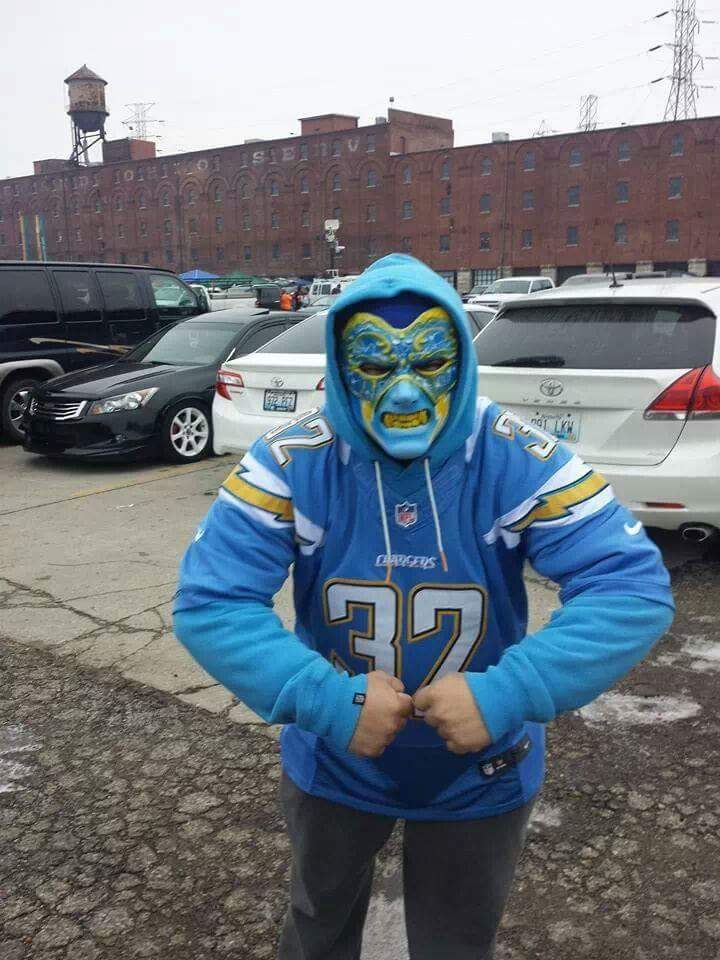 Jayboltup's tweet photo. @Chargers #repthebolts Diehardchargersfan https://t.co/Tny1HqnbOI