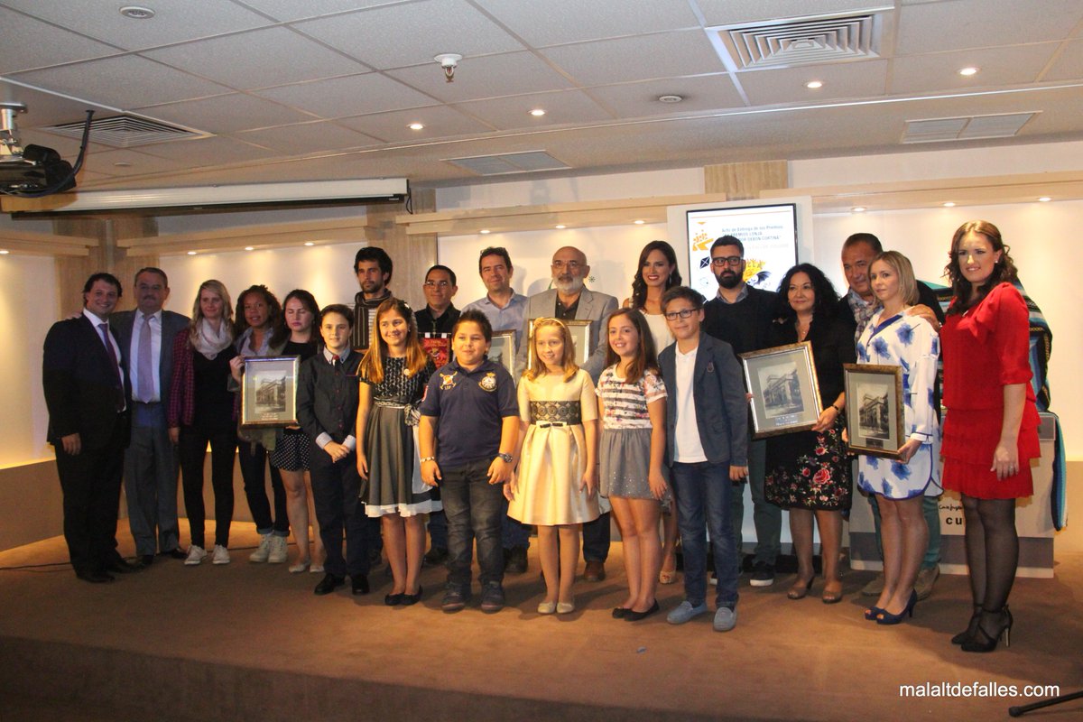 Lliurats els Premis Llotja i Salvador Debon 2015 de Dr. Collado bit.ly/Llotja15 #falles #premis #fallas