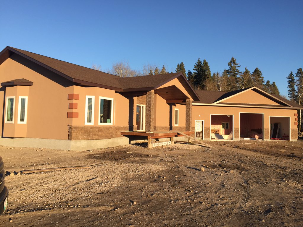 SnowSpruce's tweet photo. House getting close to completion #dauphin https://t.co/qyHXNkgUFE