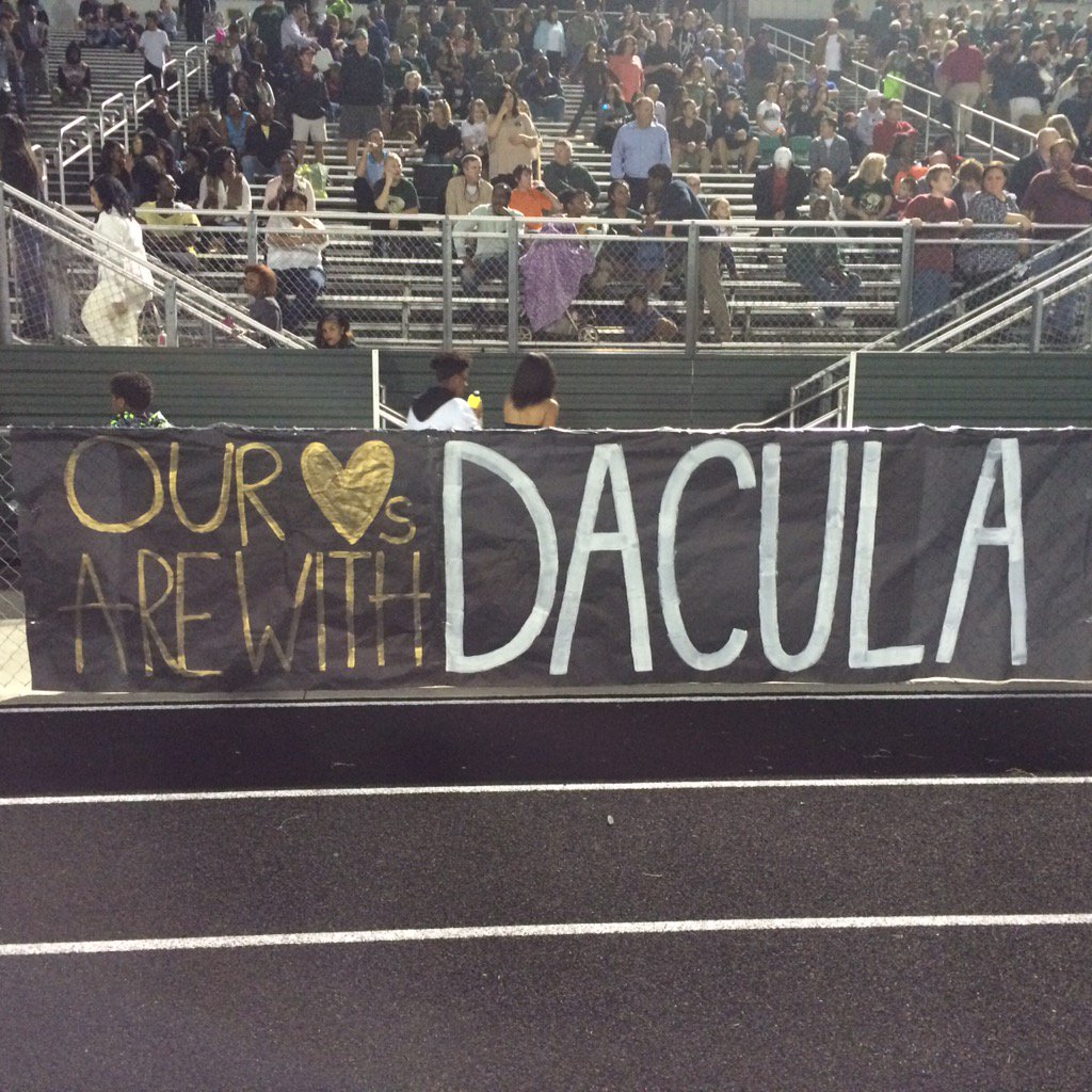 DaculaHS's tweet photo. Classy act tonight as Grayson has moment of silence, balloon release, and signage to honor the loss of our student. https://t.co/pzU8zU7dkP